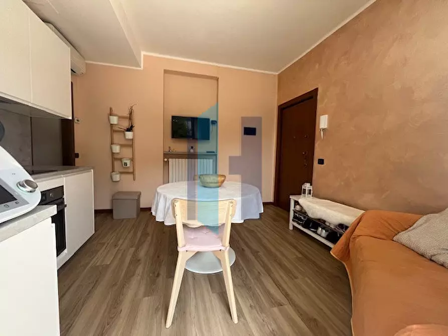Immagine 4 di Appartamento in vendita  in Via Puccini a Curno