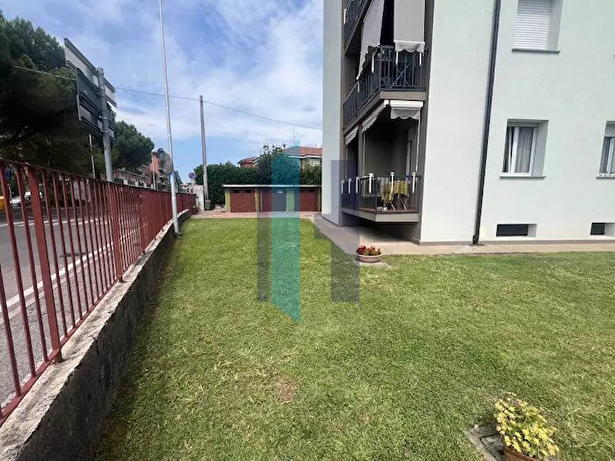 Immagine 29 di Appartamento in vendita  in Via Puccini a Curno