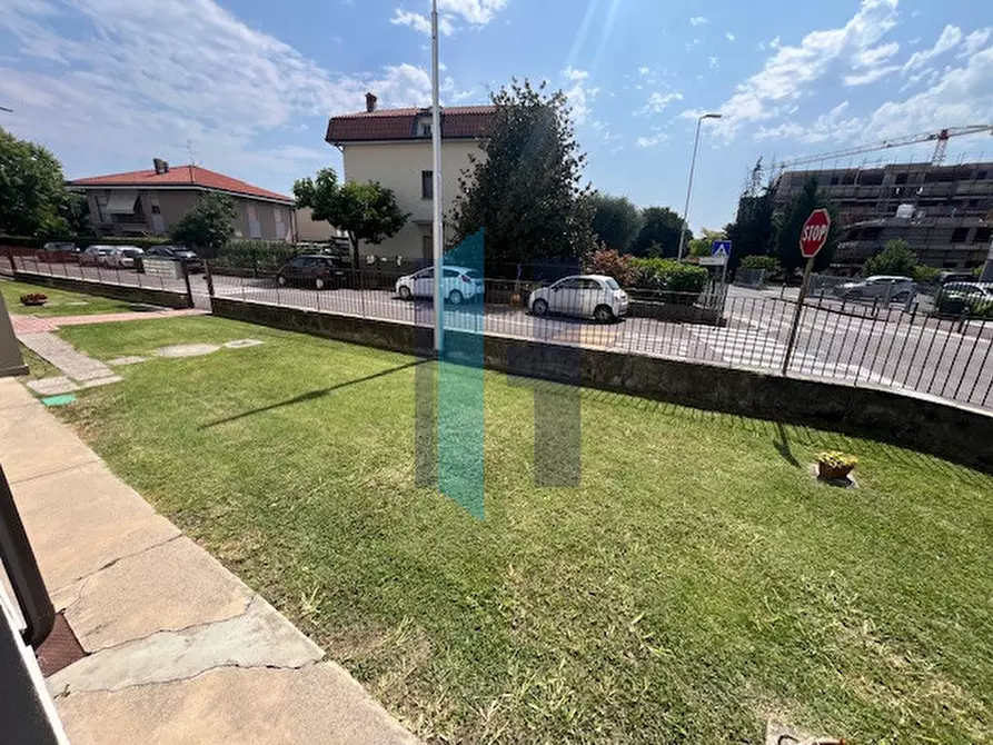 Immagine 30 di Appartamento in vendita  in Via Puccini a Curno