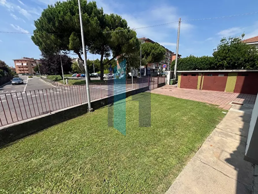 Immagine 31 di Appartamento in vendita  in Via Puccini a Curno