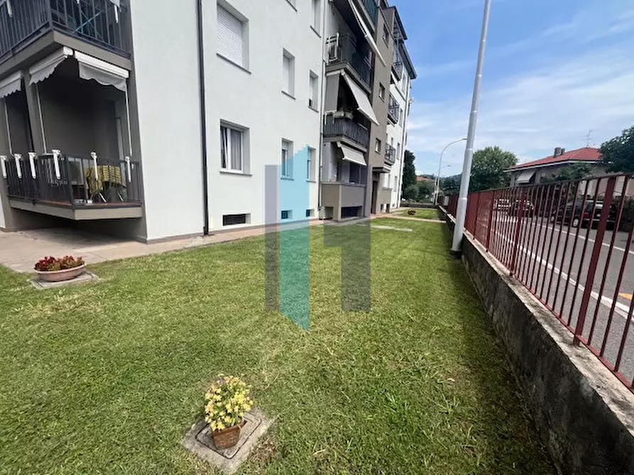 Immagine 33 di Appartamento in vendita  in Via Puccini a Curno