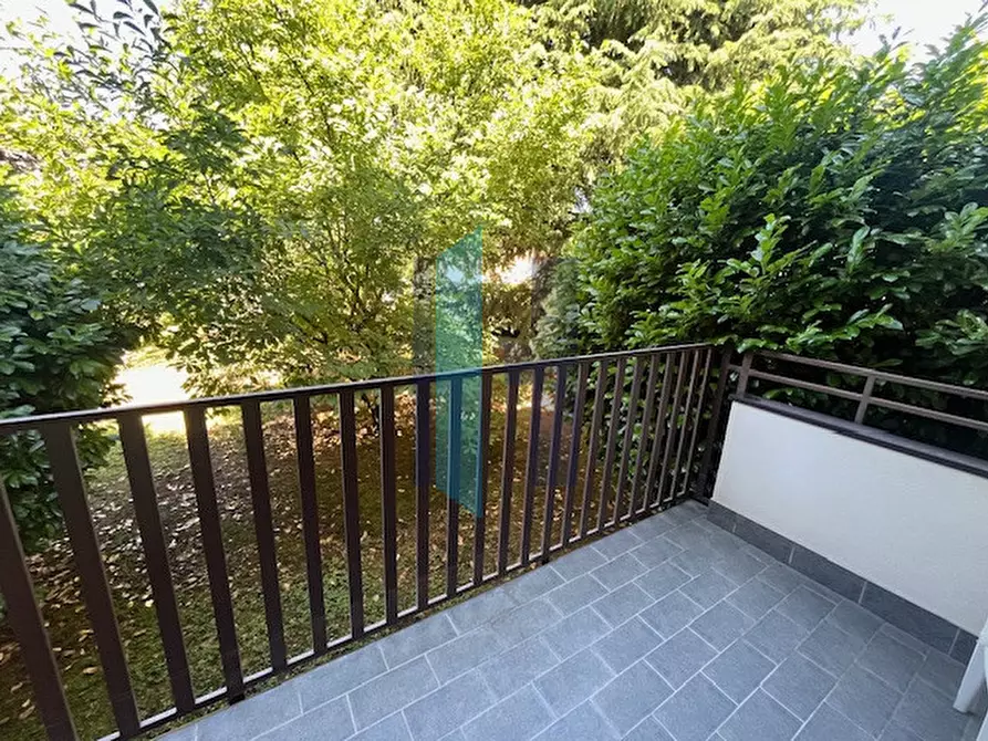 Immagine 5 di Appartamento in vendita  in Via Manzoni a Mozzo