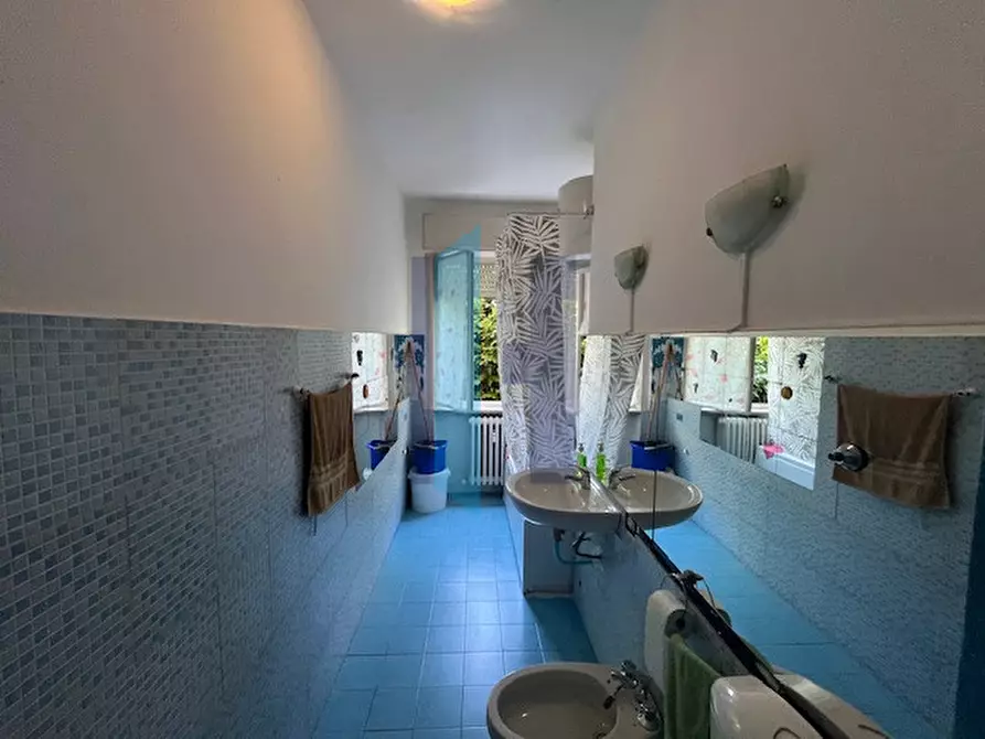 Immagine 15 di Appartamento in vendita  in Via Manzoni a Mozzo