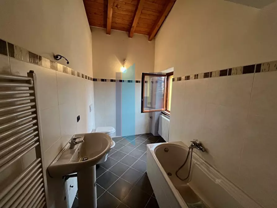 Immagine 3 di Appartamento in vendita  in Via Luigi Gamba a Curno