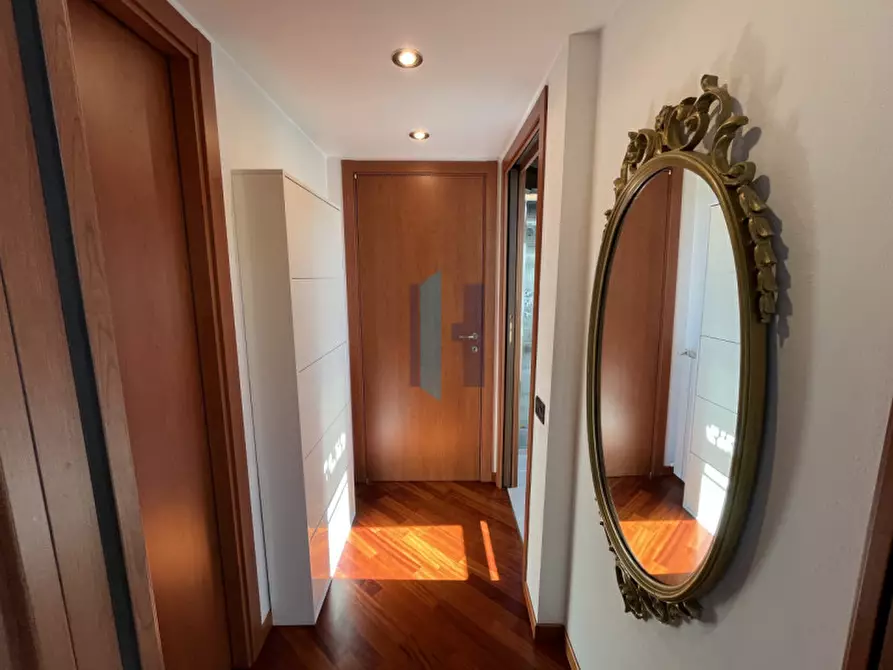 Immagine 5 di Appartamento in vendita  in Via Contradello a Curno
