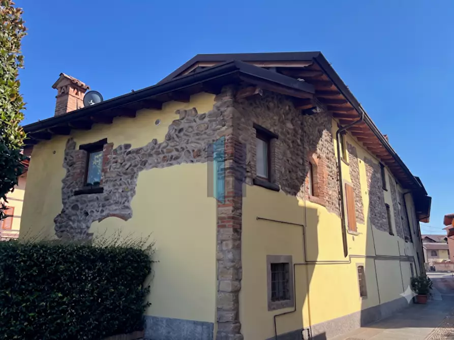 Immagine 23 di Appartamento in vendita  in Via Contradello a Curno