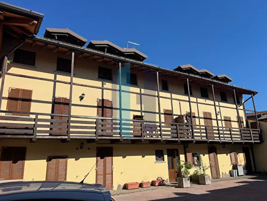 Immagine 26 di Appartamento in vendita  in Via Contradello a Curno