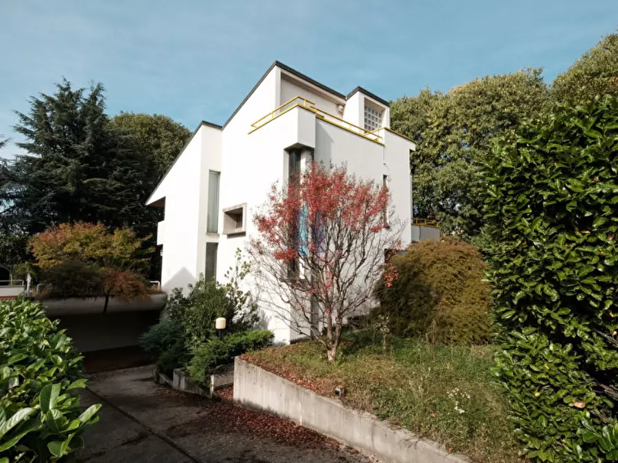 Immagine 4 di Villa in vendita  in Via Emilia a Curno