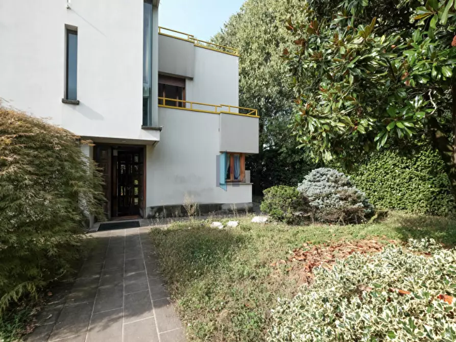 Immagine 6 di Villa in vendita  in Via Emilia a Curno