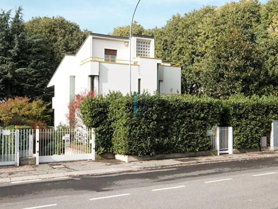 Immagine 9 di Villa in vendita  in Via Emilia a Curno