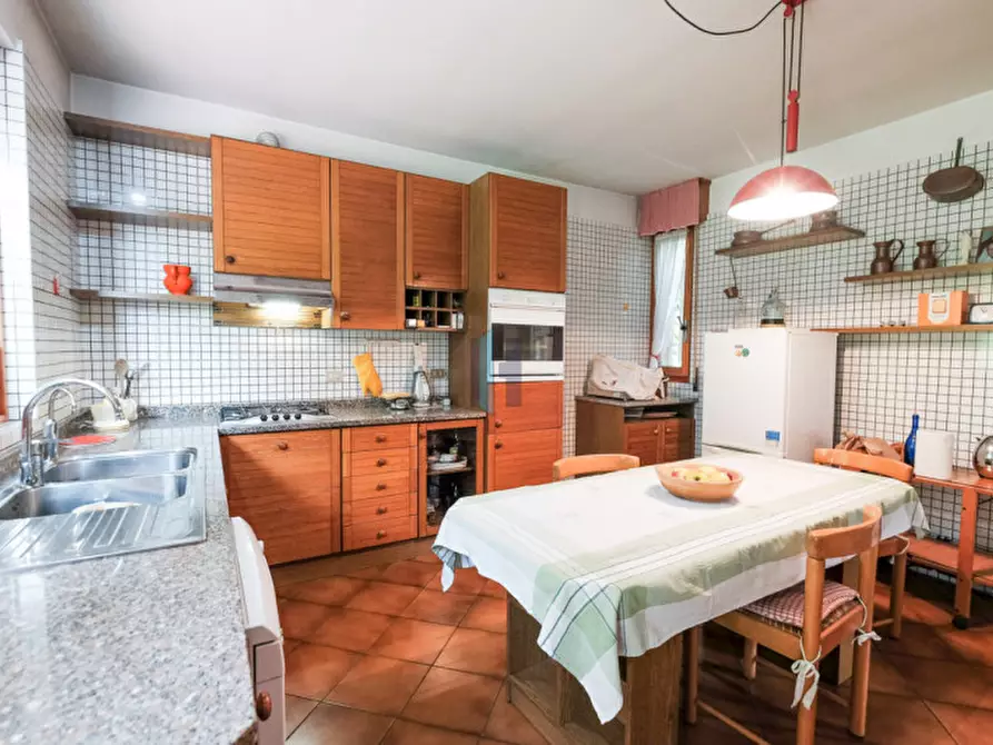 Immagine 17 di Villa in vendita  in Via Emilia a Curno