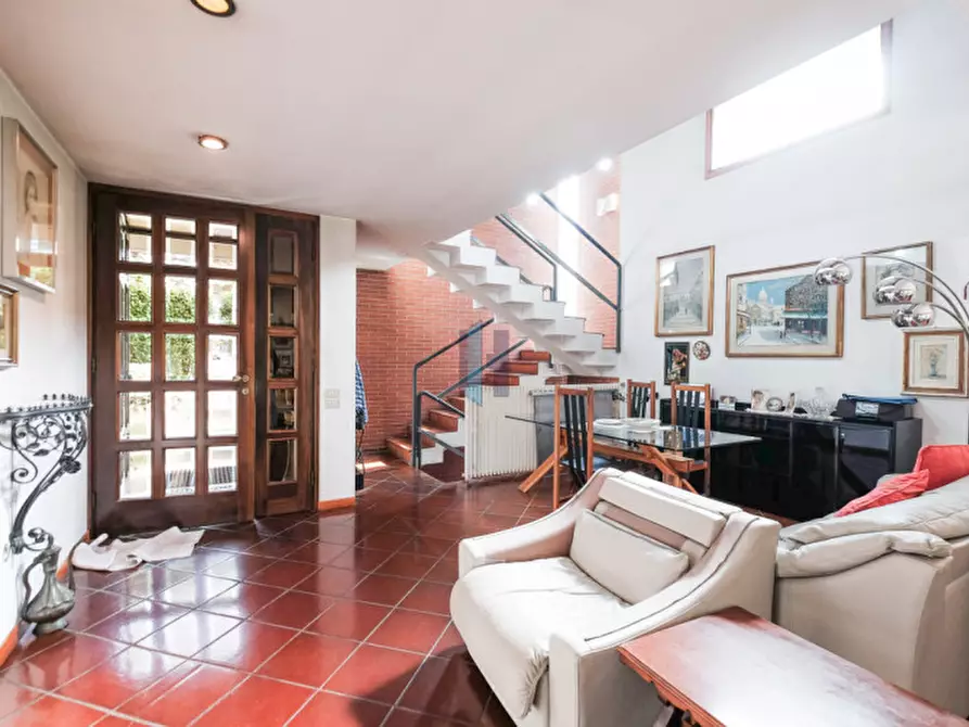 Immagine 22 di Villa in vendita  in Via Emilia a Curno