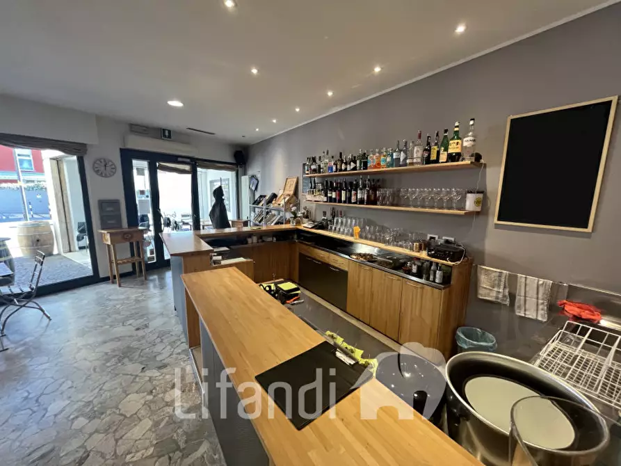 Immagine 2 di Attività commerciale in vendita  in via firenze a Bolzano