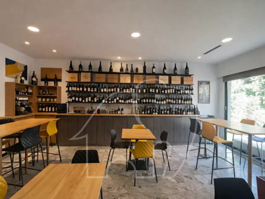 Immagine 2 di Attività commerciale in vendita  in via firenze a Bolzano