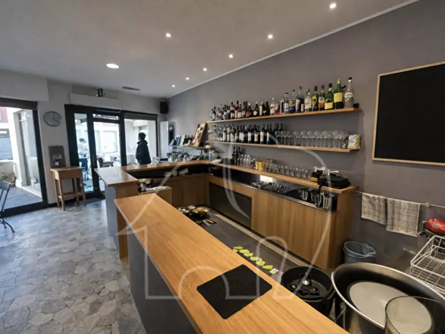 Immagine 5 di Attività commerciale in vendita  in via firenze a Bolzano