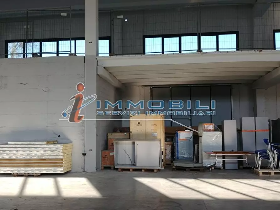Immagine 4 di Capannone industriale in vendita  in PIAZZA MARCONI a San Zenone Al Lambro