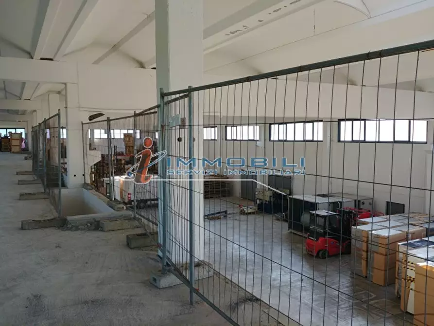 Immagine 16 di Capannone industriale in vendita  in PIAZZA MARCONI a San Zenone Al Lambro