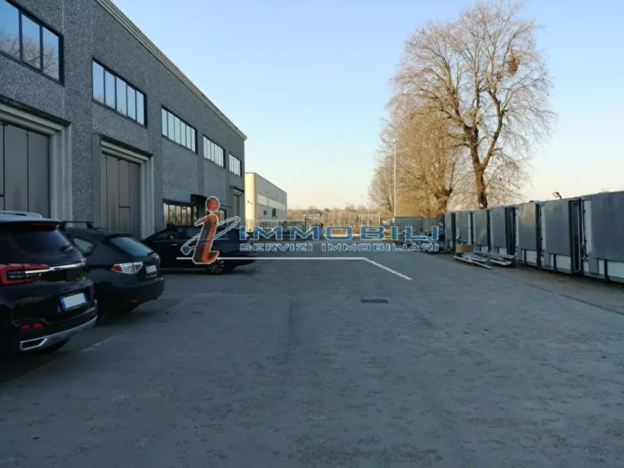 Immagine 24 di Capannone industriale in vendita  in PIAZZA MARCONI a San Zenone Al Lambro