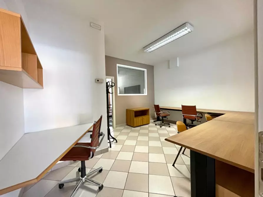 Immagine 8 di Ufficio in affitto  a Montebelluna