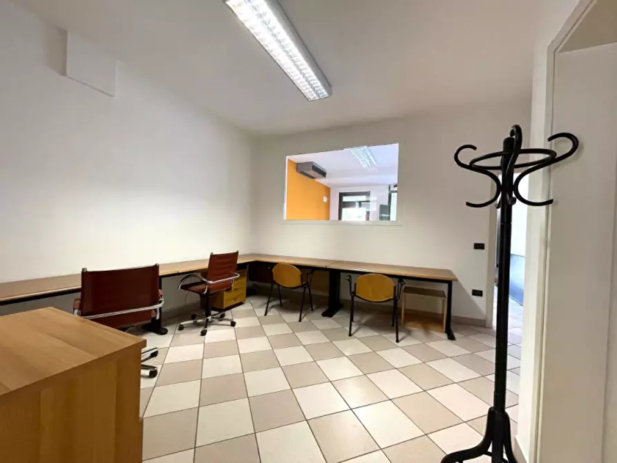 Immagine 9 di Ufficio in affitto  a Montebelluna