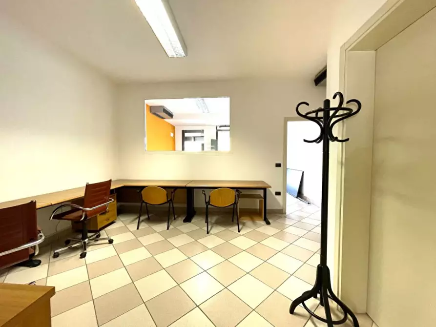 Immagine 10 di Ufficio in affitto  a Montebelluna
