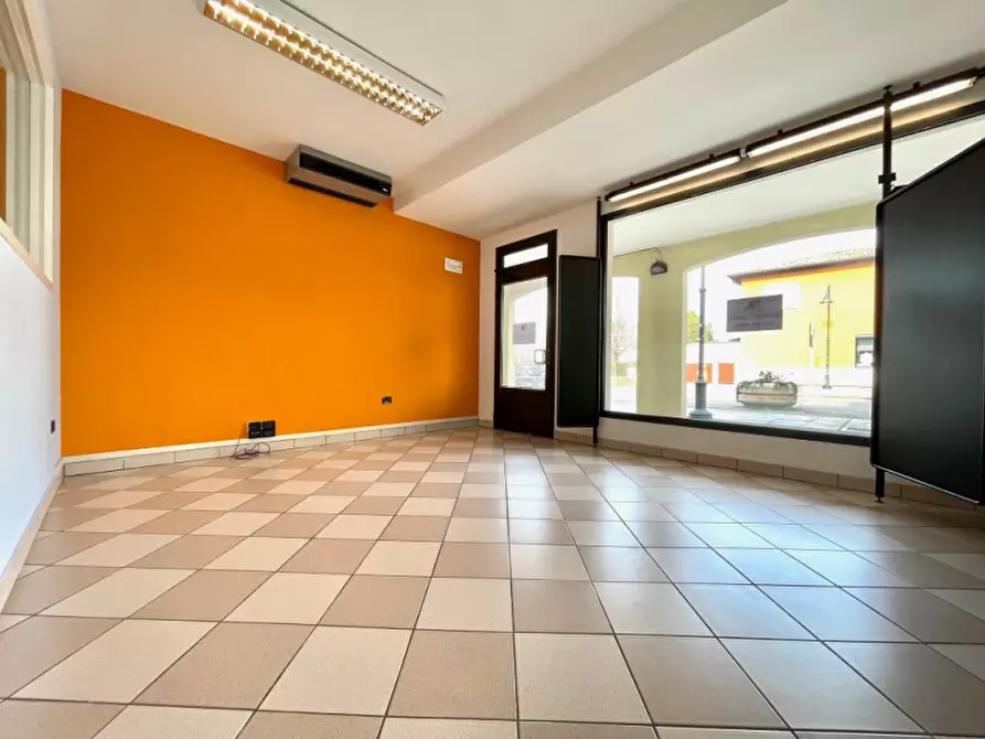 Immagine 14 di Ufficio in affitto  a Montebelluna