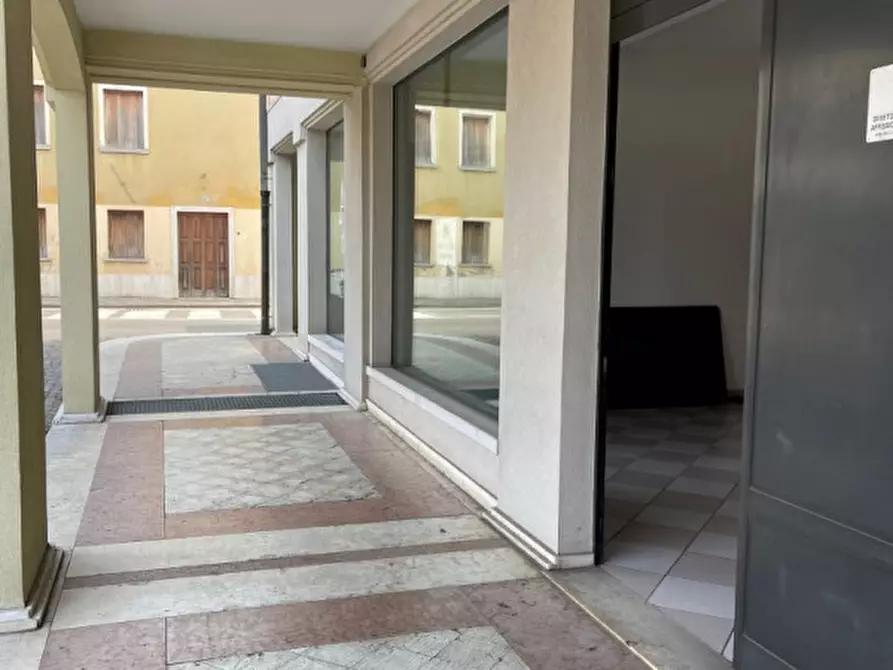Immagine 19 di Ufficio in affitto  a Montebelluna