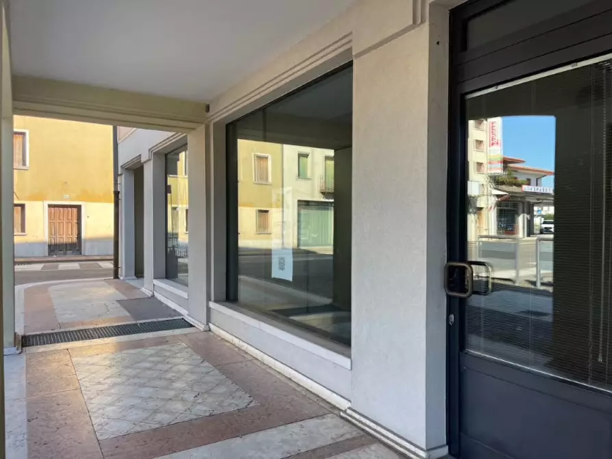 Immagine 21 di Ufficio in affitto  a Montebelluna