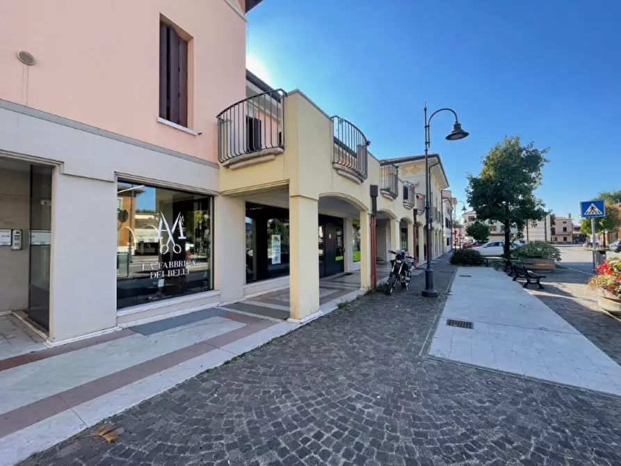 Immagine 23 di Ufficio in affitto  a Montebelluna