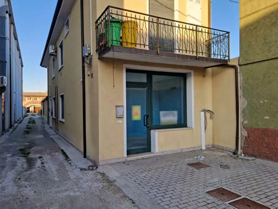 Immagine 1 di Ufficio in vendita  in Fraz. Contarina, Via Cesare Battisti, N. 59/B a Porto Viro