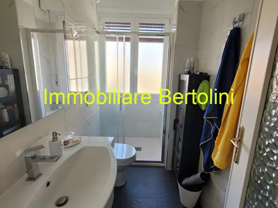 Immagine 8 di Appartamento in vendita  in via primo maggio a Bordighera