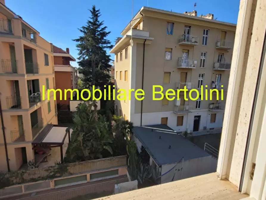 Immagine 9 di Appartamento in vendita  in via primo maggio a Bordighera