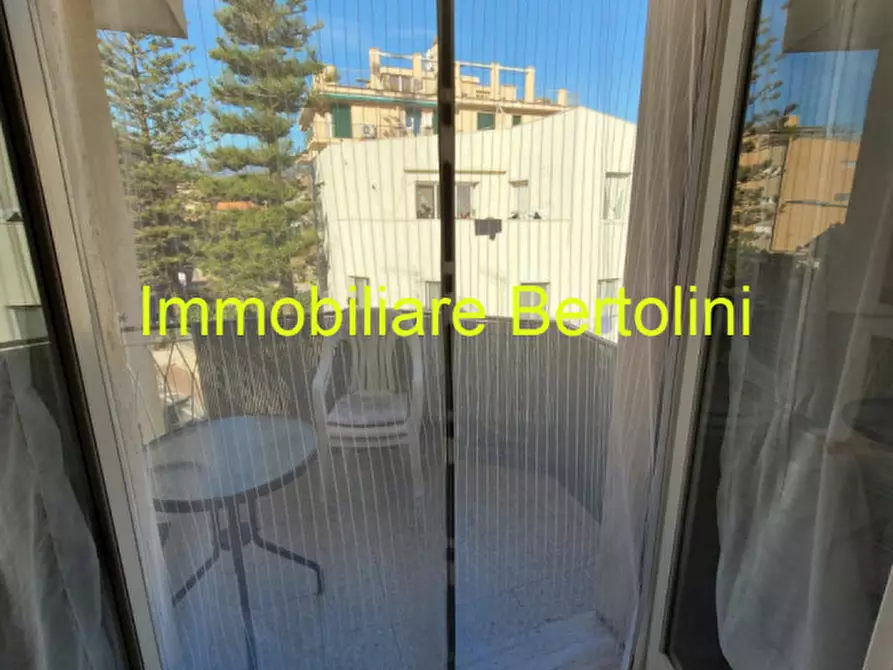 Immagine 10 di Appartamento in vendita  in via primo maggio a Bordighera