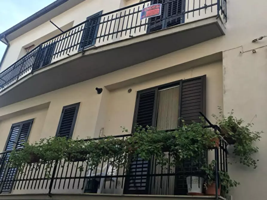 Immagine 1 di Appartamento in vendita  in Via F.Turati a Tramutola