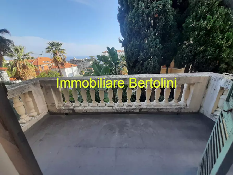 Immagine 1 di Casa bifamiliare in vendita  in via fratelli asquasciati a San Remo