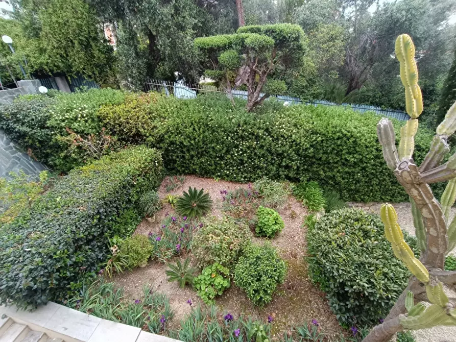 Immagine 14 di Casa bifamiliare in vendita  in via fratelli asquasciati a San Remo