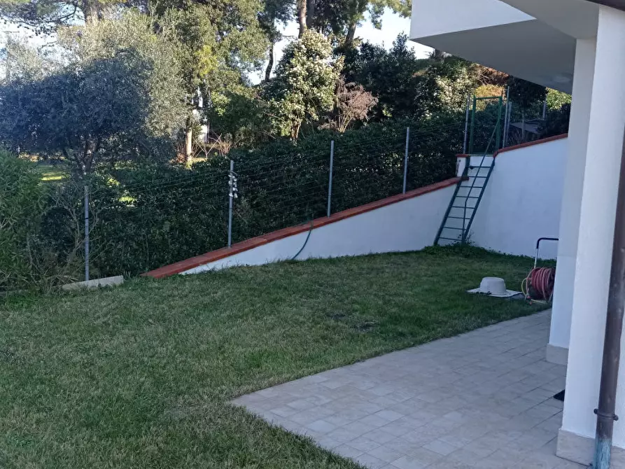 Immagine 2 di Casa bifamiliare in vendita  in via Manzoni a Agugliano