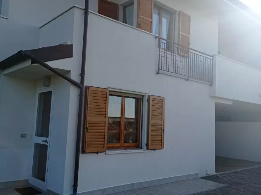 Immagine 3 di Casa bifamiliare in vendita  in via Manzoni a Agugliano