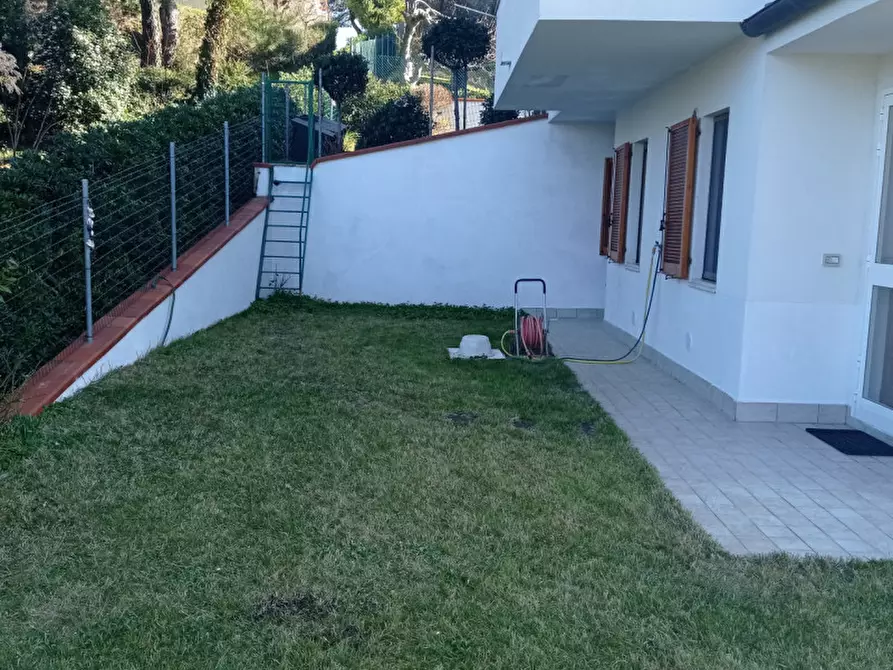 Immagine 5 di Casa bifamiliare in vendita  in via Manzoni a Agugliano