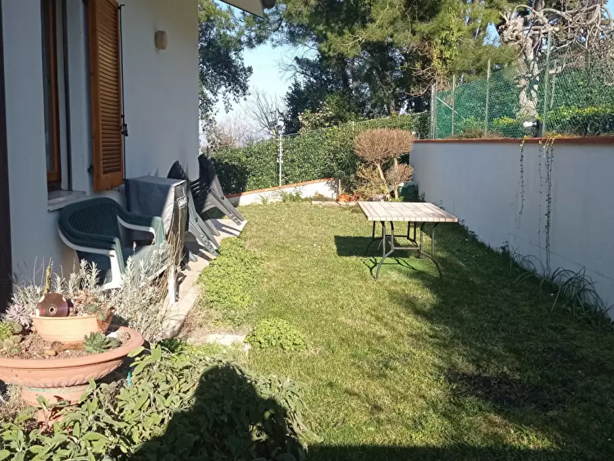Immagine 12 di Casa bifamiliare in vendita  in via Manzoni a Agugliano