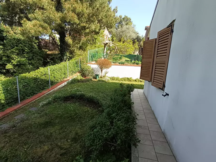 Immagine 58 di Casa bifamiliare in vendita  in via Manzoni a Agugliano
