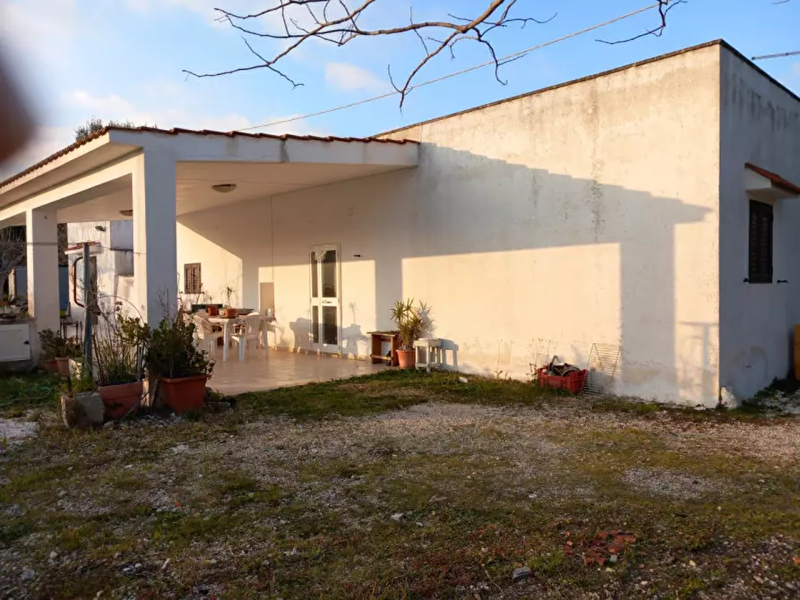 Immagine 1 di Villa in vendita  in C.da Santa Caterina a Ostuni
