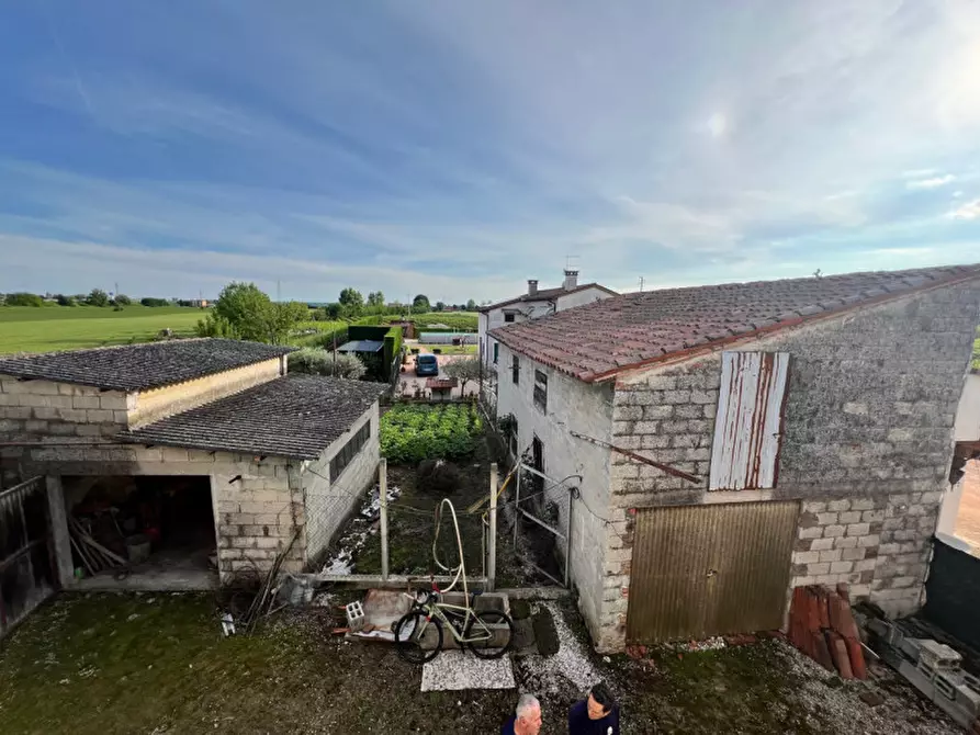 Immagine 26 di Rustico / casale in vendita  a Lonigo