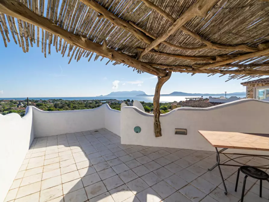 Immagine 2 di Villa in vendita  in VIA DEL GIGLIO a Olbia