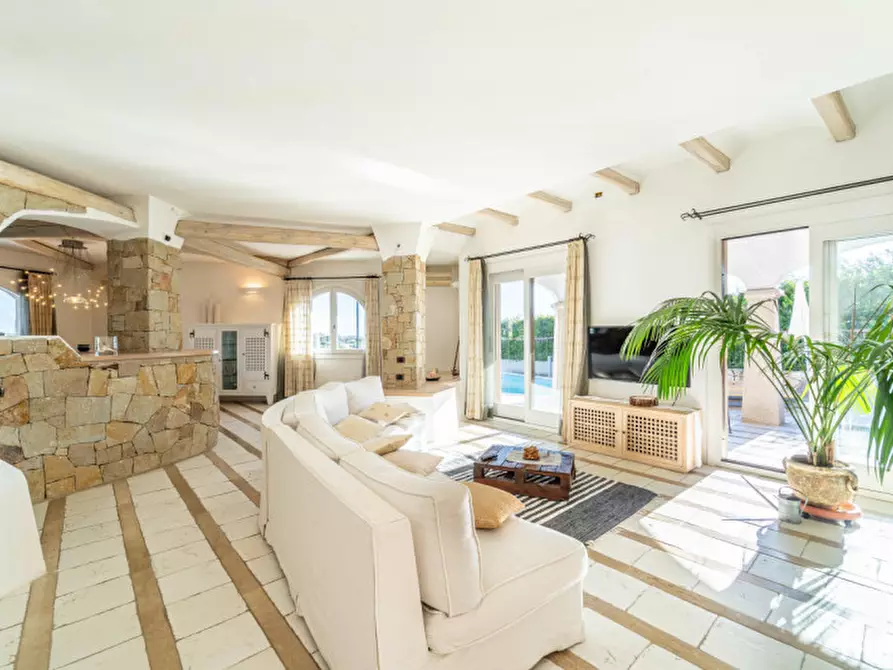 Immagine 3 di Villa in vendita  in VIA DEL GIGLIO a Olbia