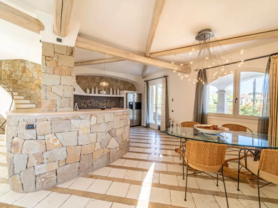 Immagine 4 di Villa in vendita  in VIA DEL GIGLIO a Olbia