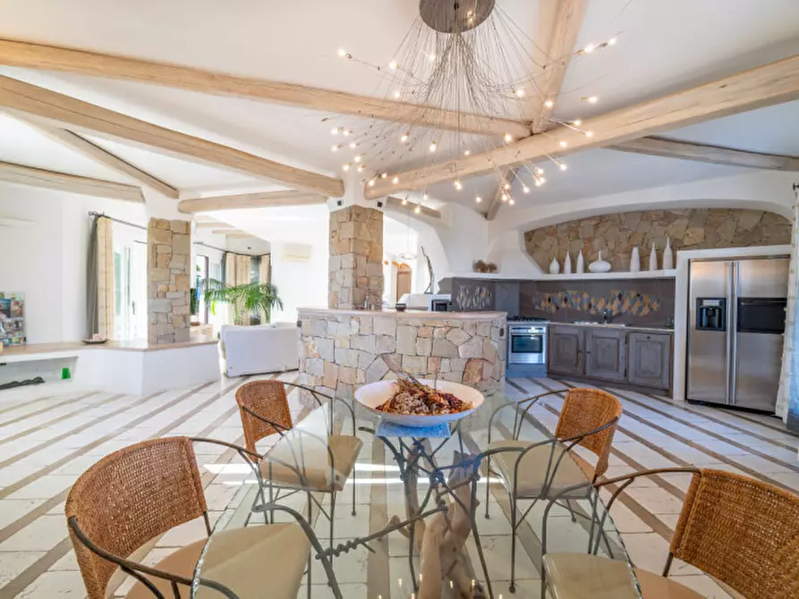 Immagine 5 di Villa in vendita  in VIA DEL GIGLIO a Olbia