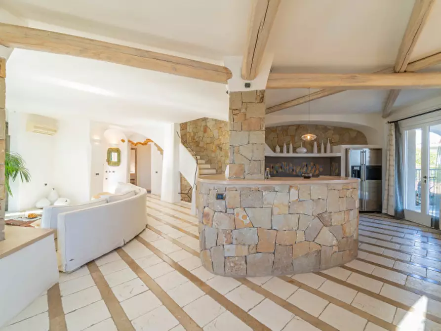 Immagine 6 di Villa in vendita  in VIA DEL GIGLIO a Olbia