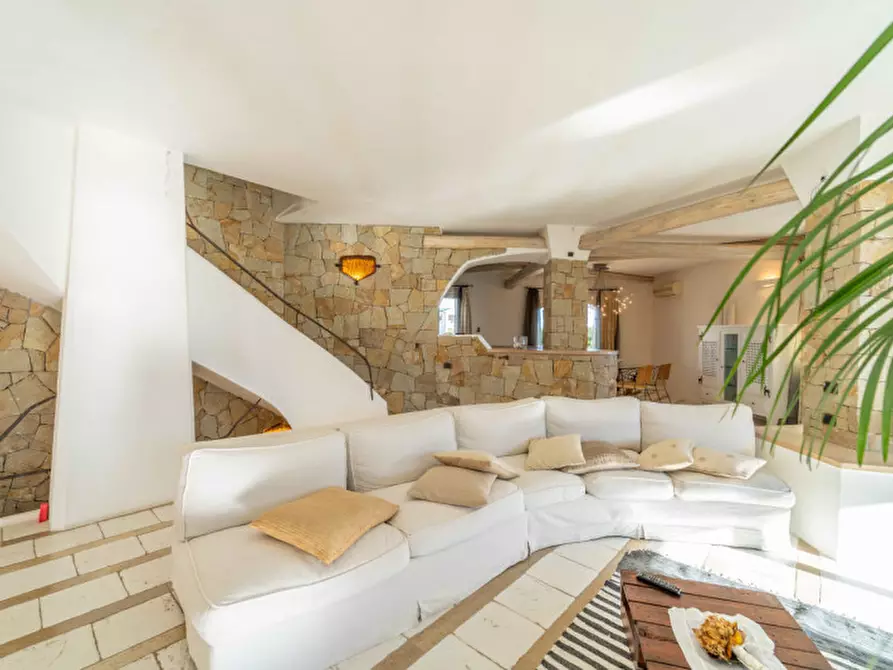 Immagine 9 di Villa in vendita  in VIA DEL GIGLIO a Olbia