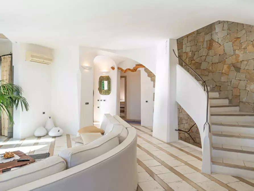 Immagine 13 di Villa in vendita  in VIA DEL GIGLIO a Olbia